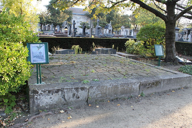 800px-Père-Lachaise_-_Malka_Kachwar_01.jpg